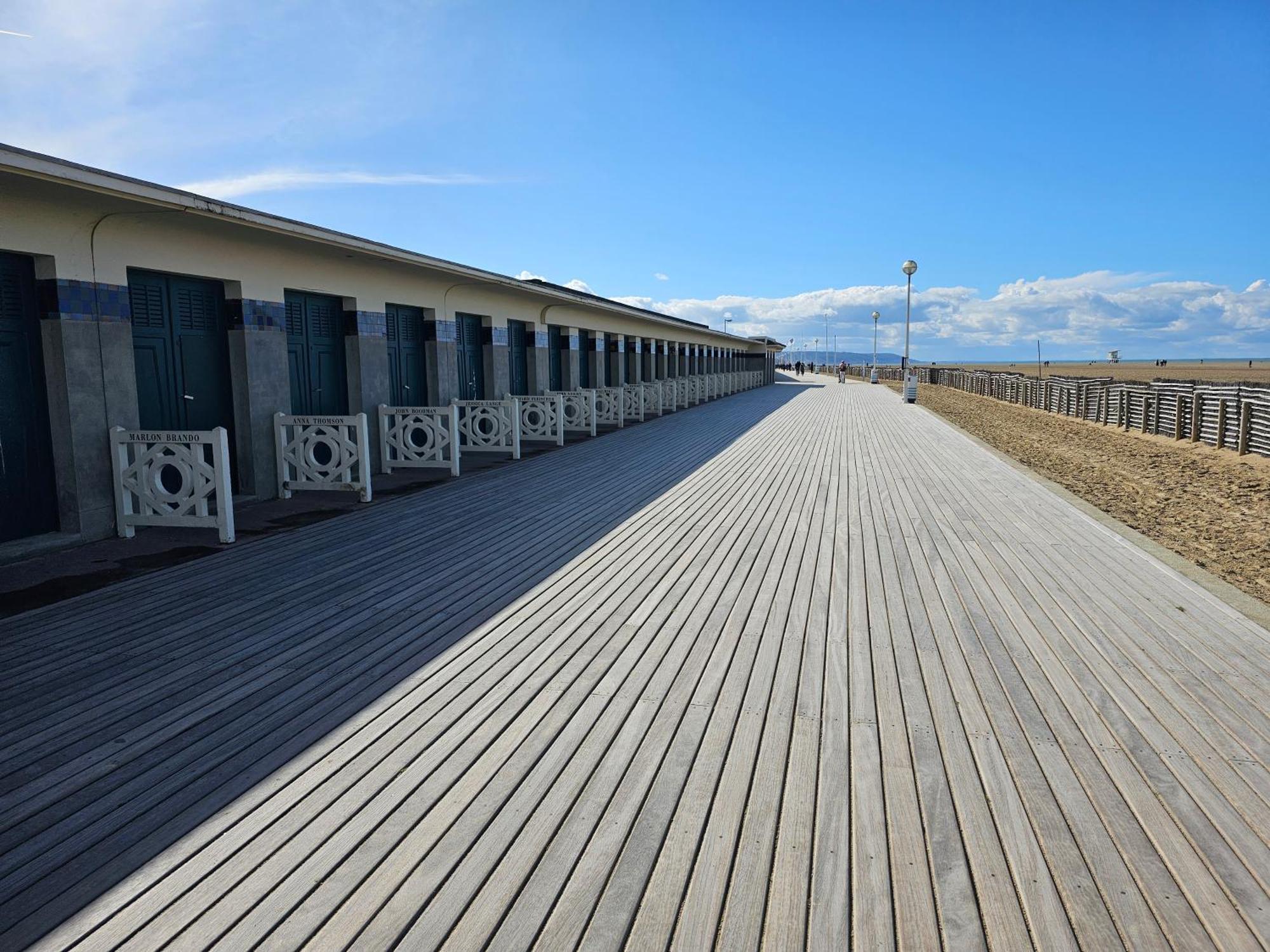 Ocea Marina Appartement Vue Mer Refait A Neuf Avec Parking Privatif Довіль Екстер'єр фото